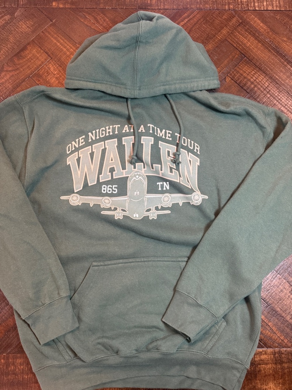 Morgan Wallen 2024 Tour Hoodie M One‎ Night At A Time Green